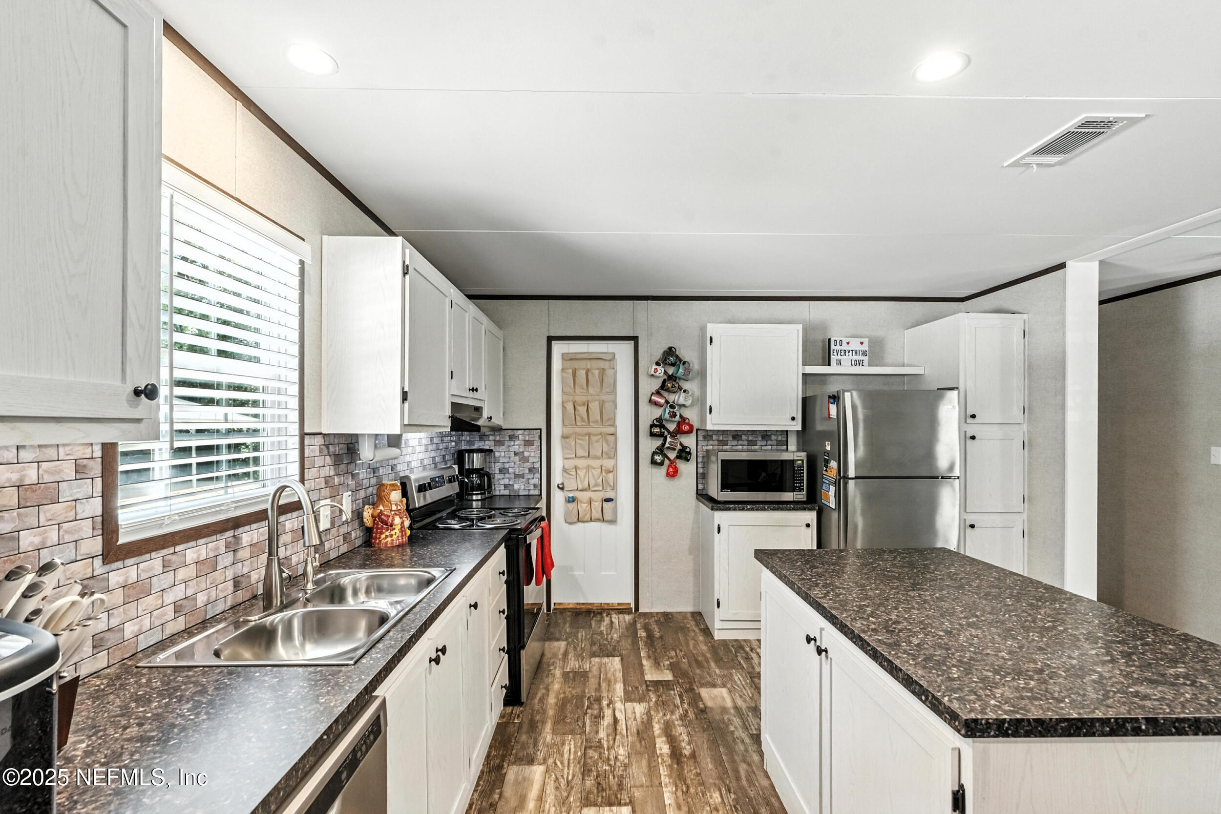 211 KNIGHT BOXX Road