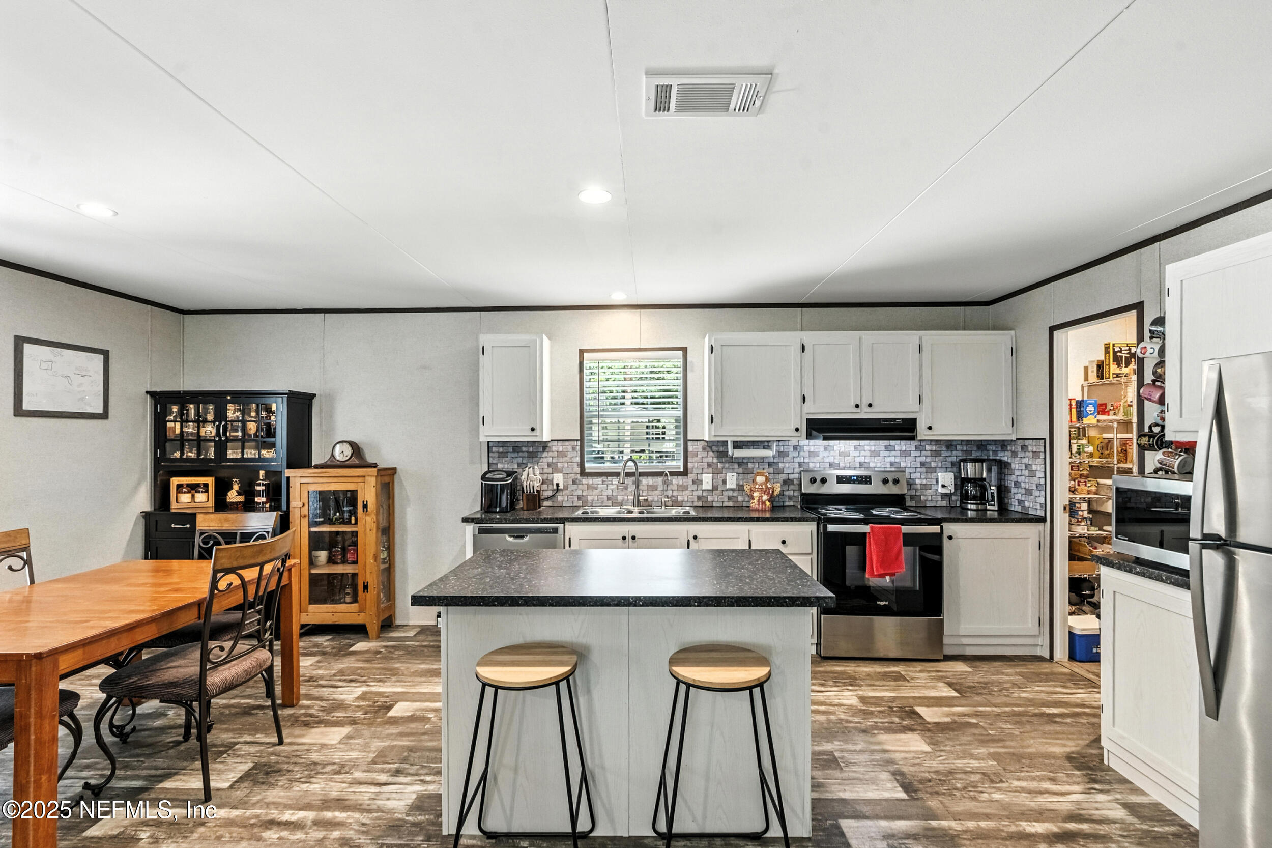 211 KNIGHT BOXX Road