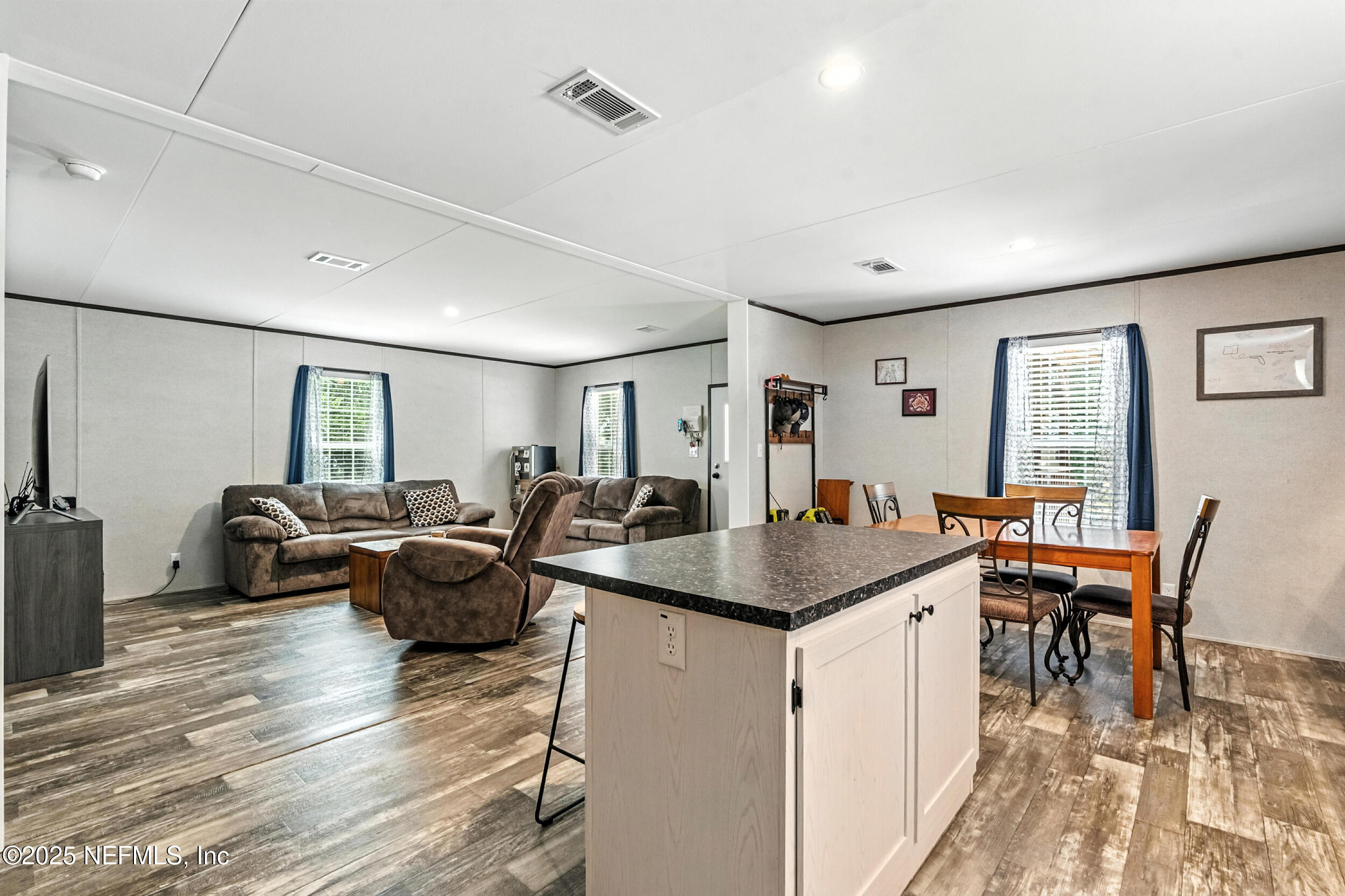 211 KNIGHT BOXX Road