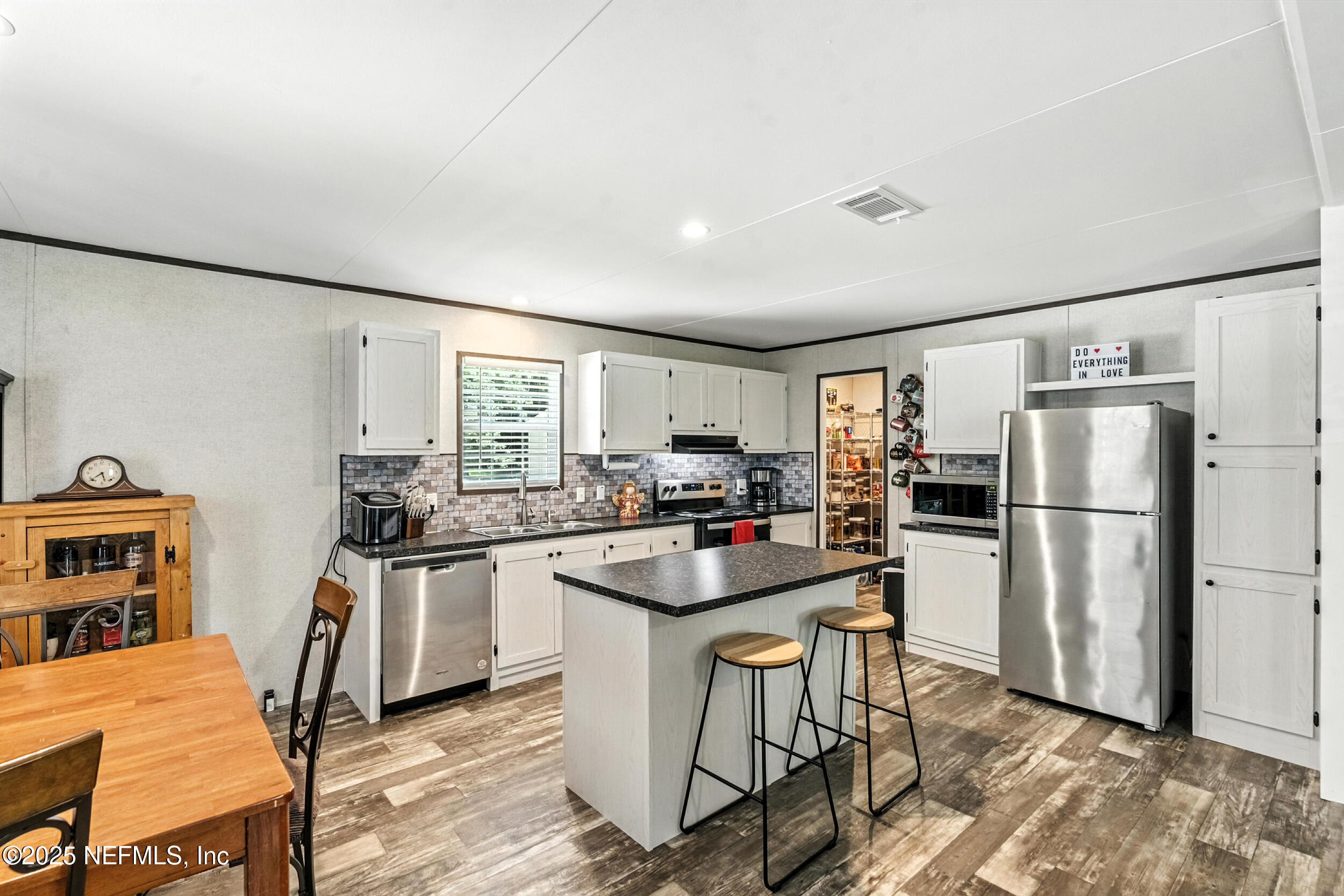 211 KNIGHT BOXX Road