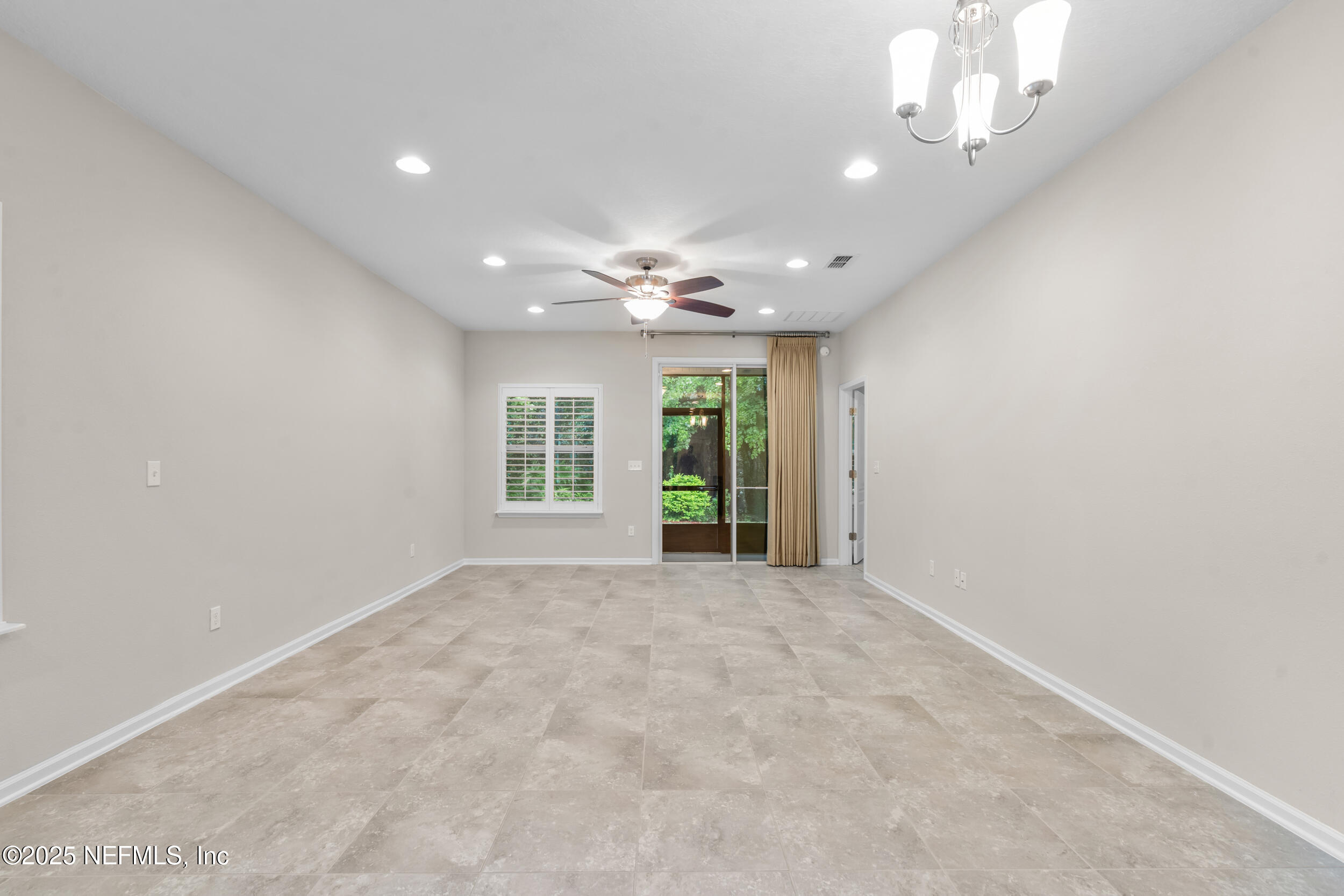 586 DRYSDALE Drive