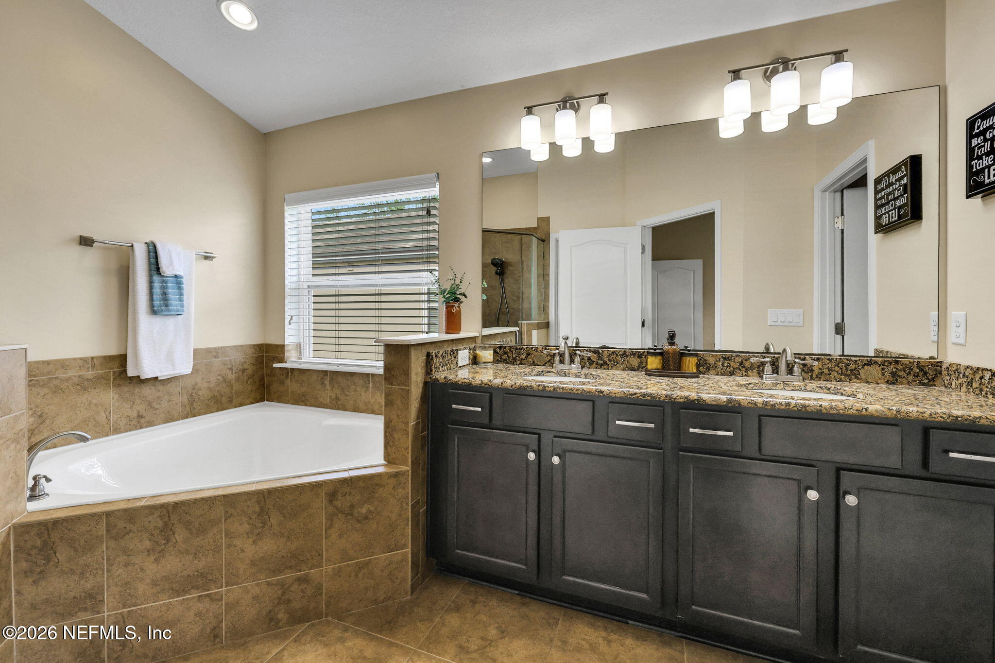 1521 LANTERN LIGHT Trail