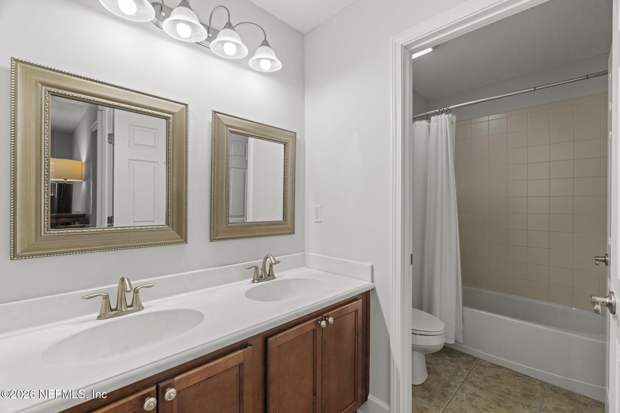1681 FENTON Avenue, St. Johns