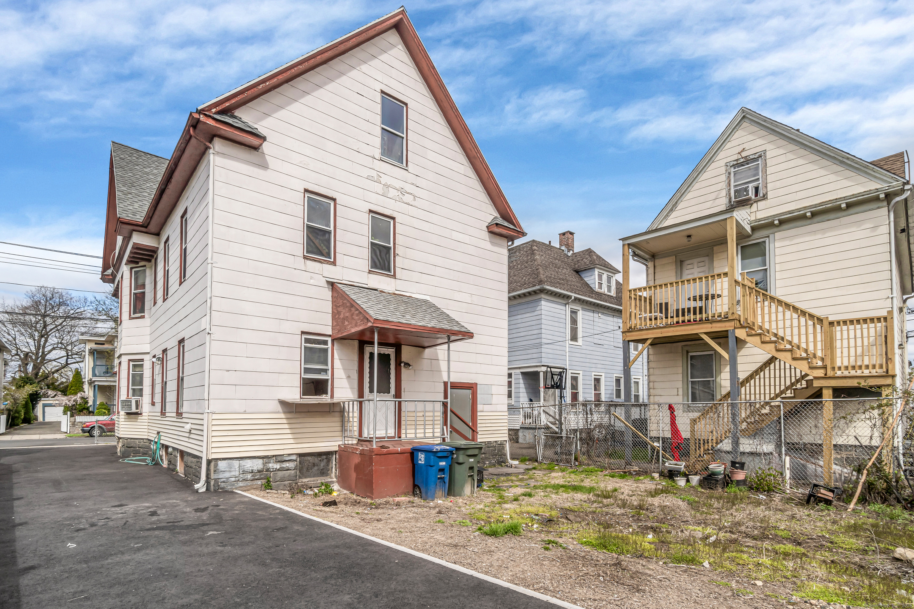 528 William Street