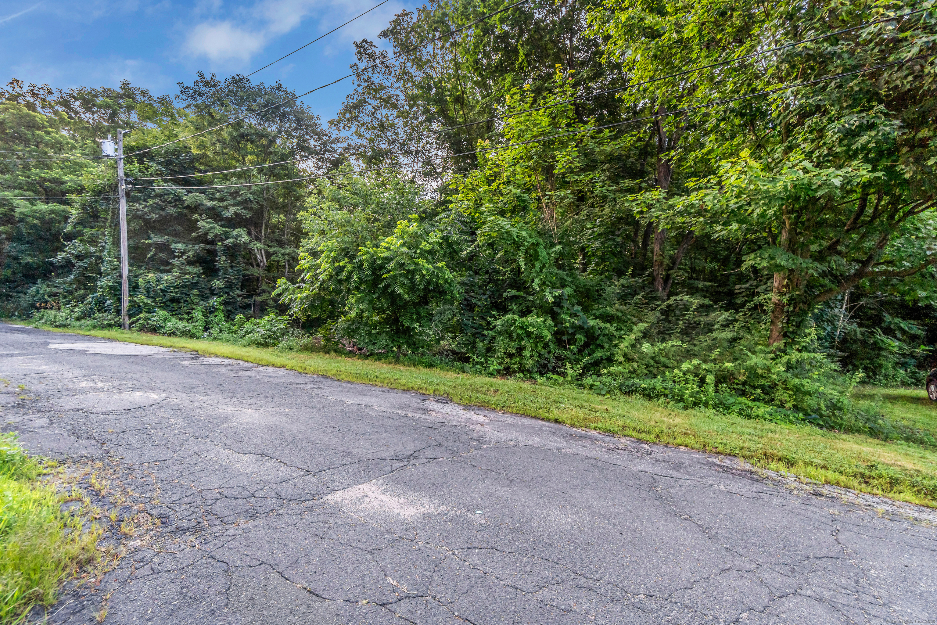 10 Railroad Avenue