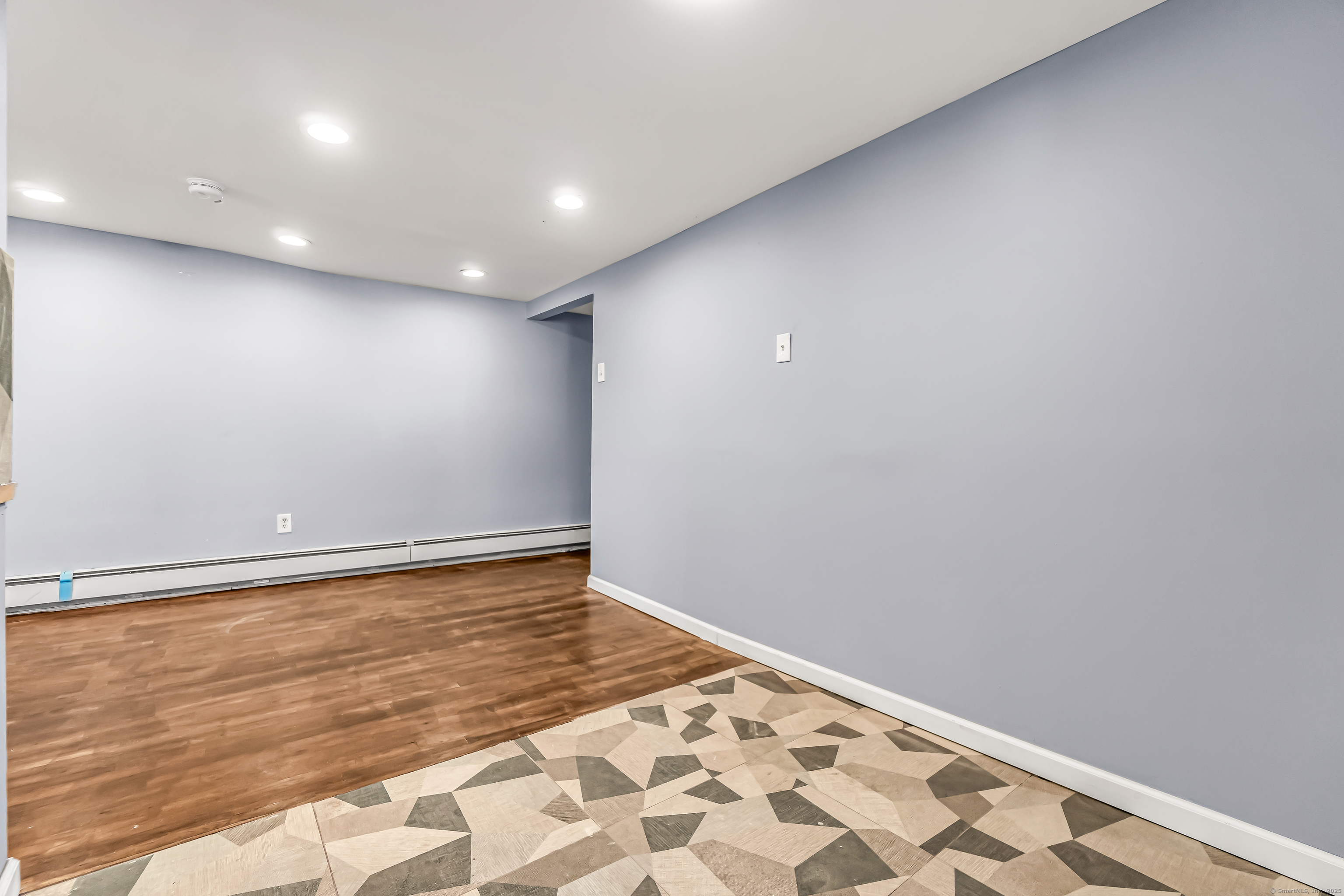 386 Barnum Avenue
