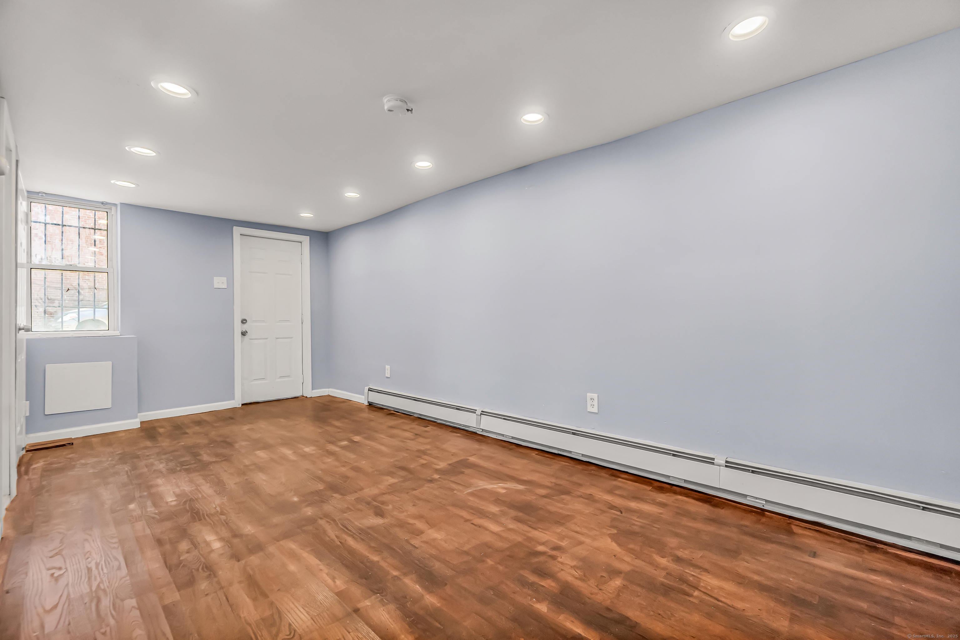386 Barnum Avenue