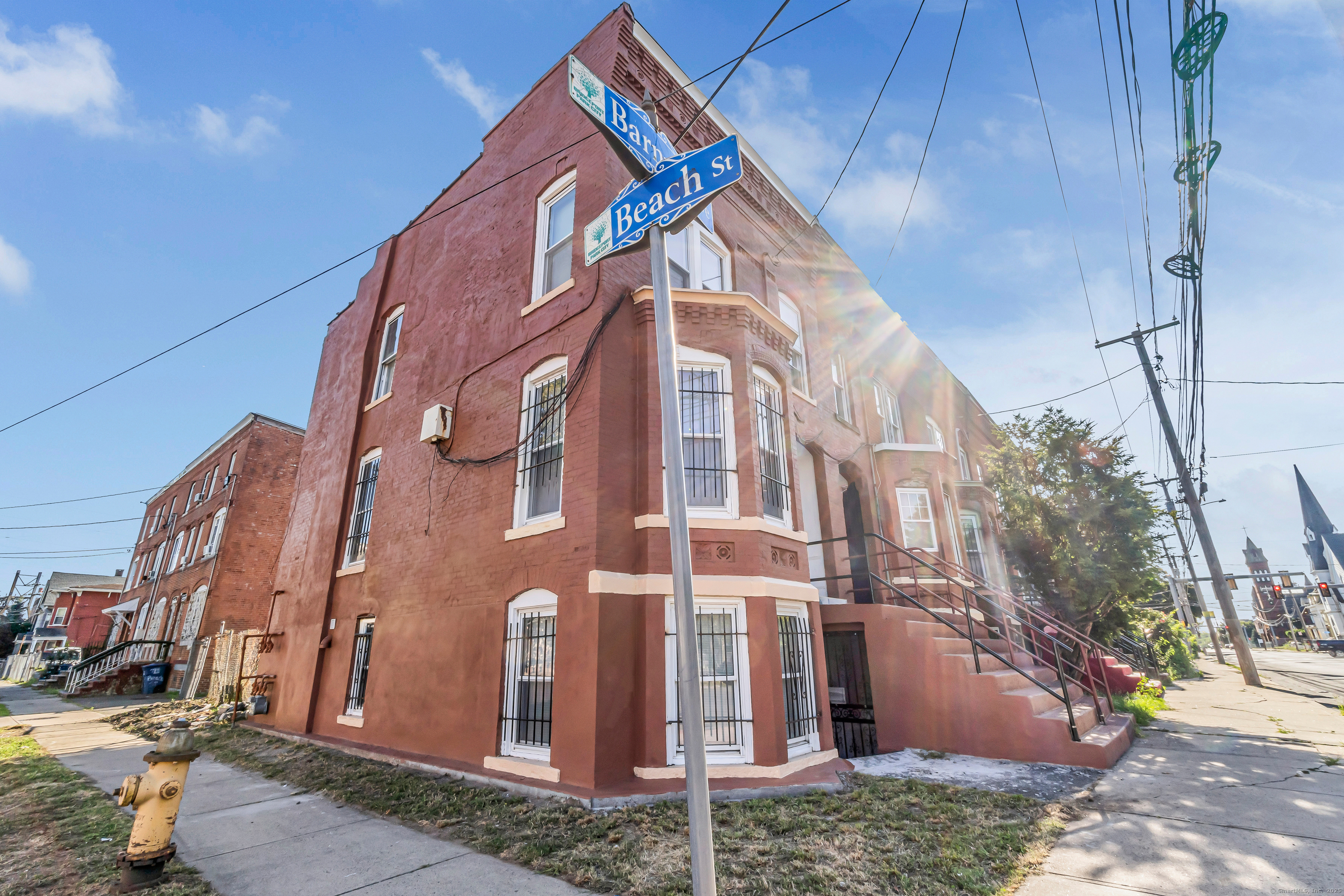 386 Barnum Avenue