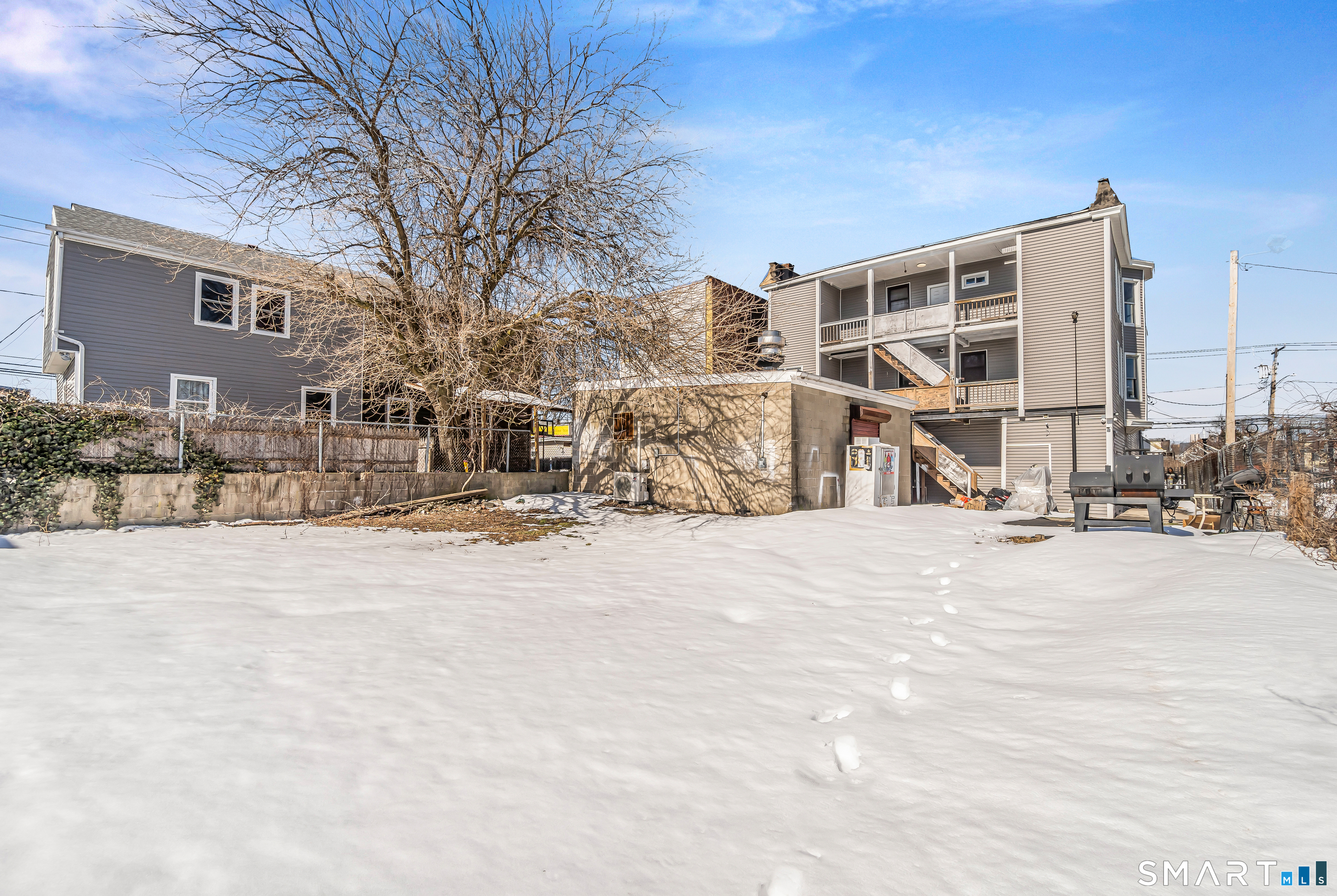 1322 Stratford Avenue