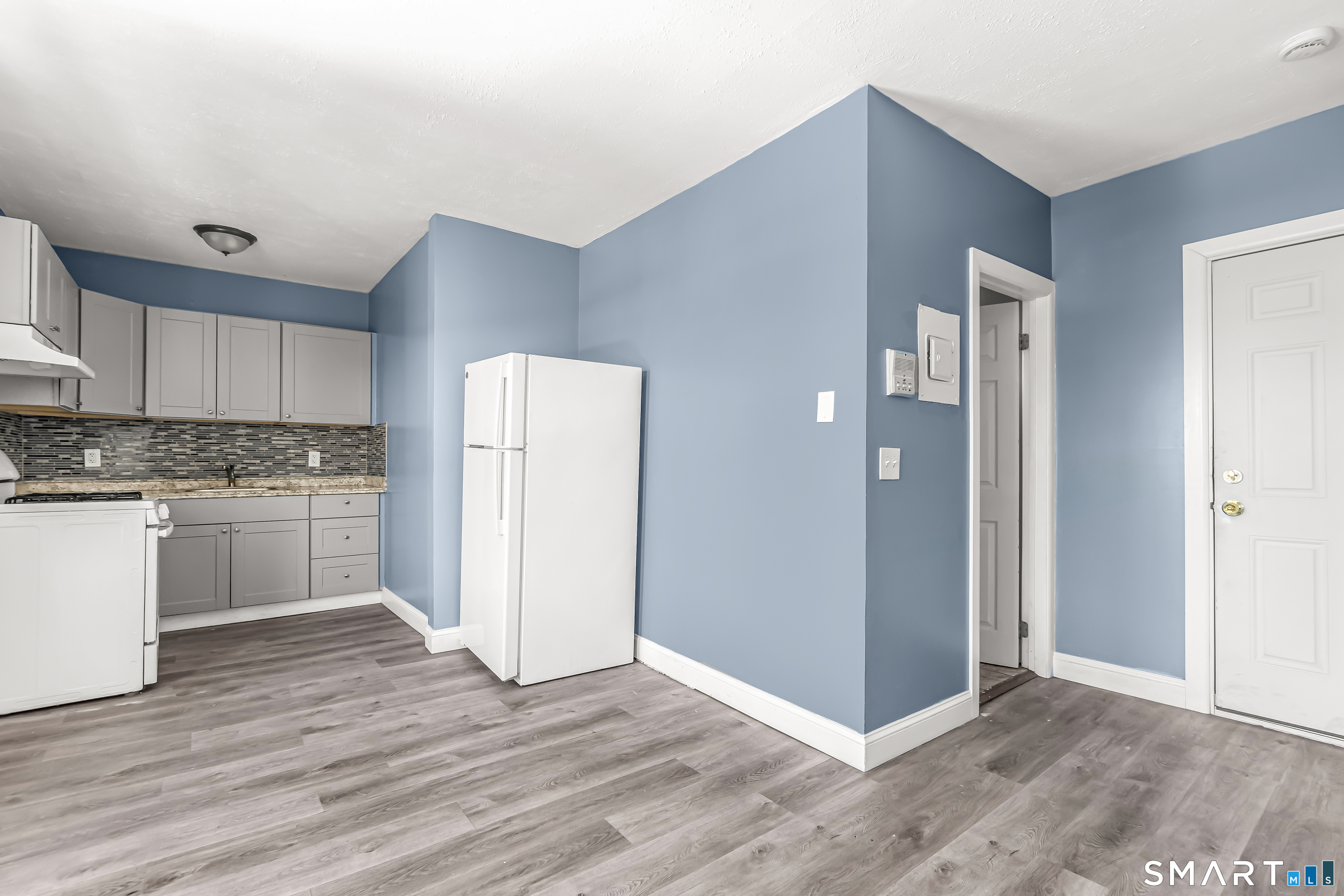 1322 Stratford Avenue