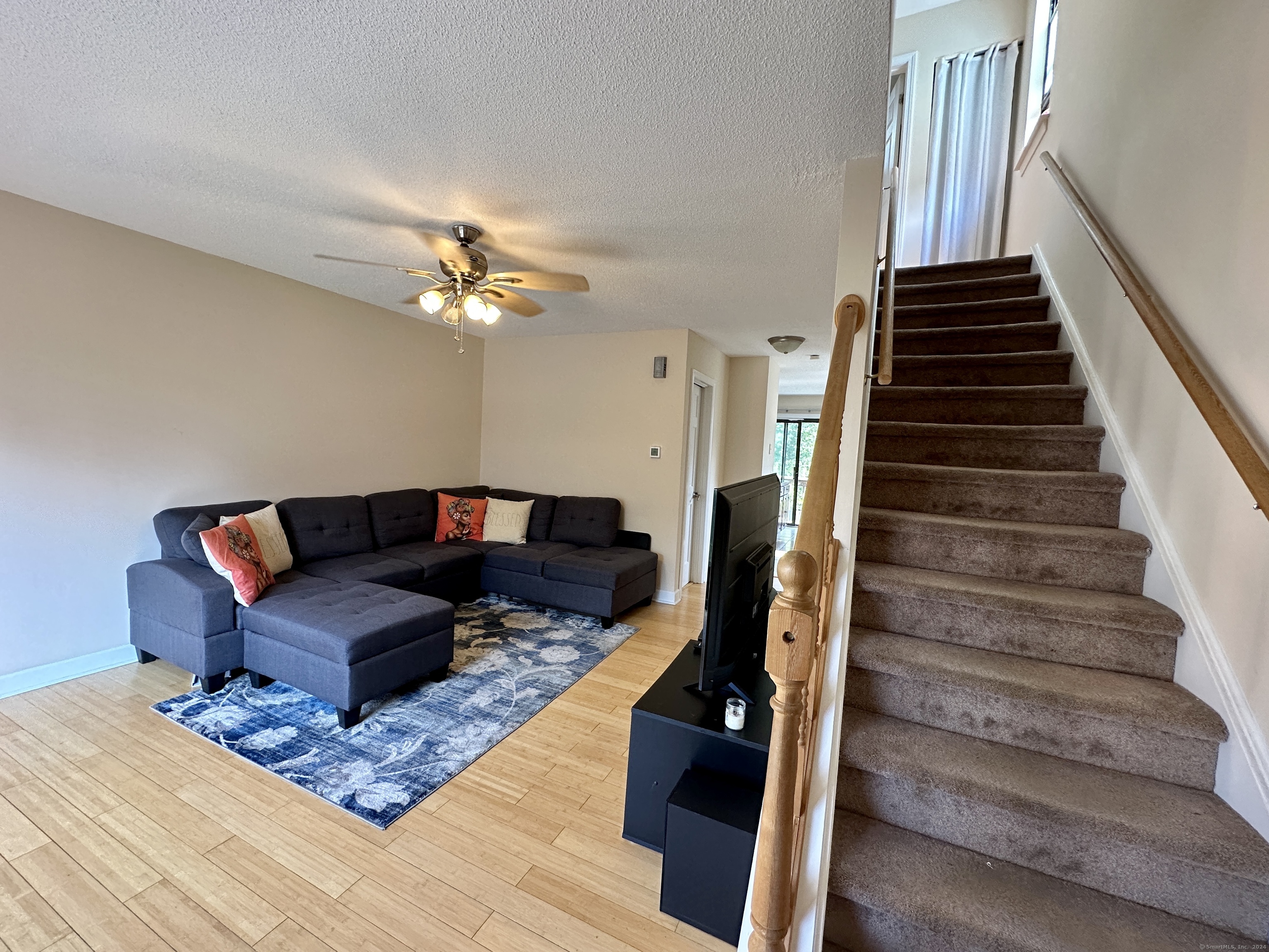 15 Crest Street B13