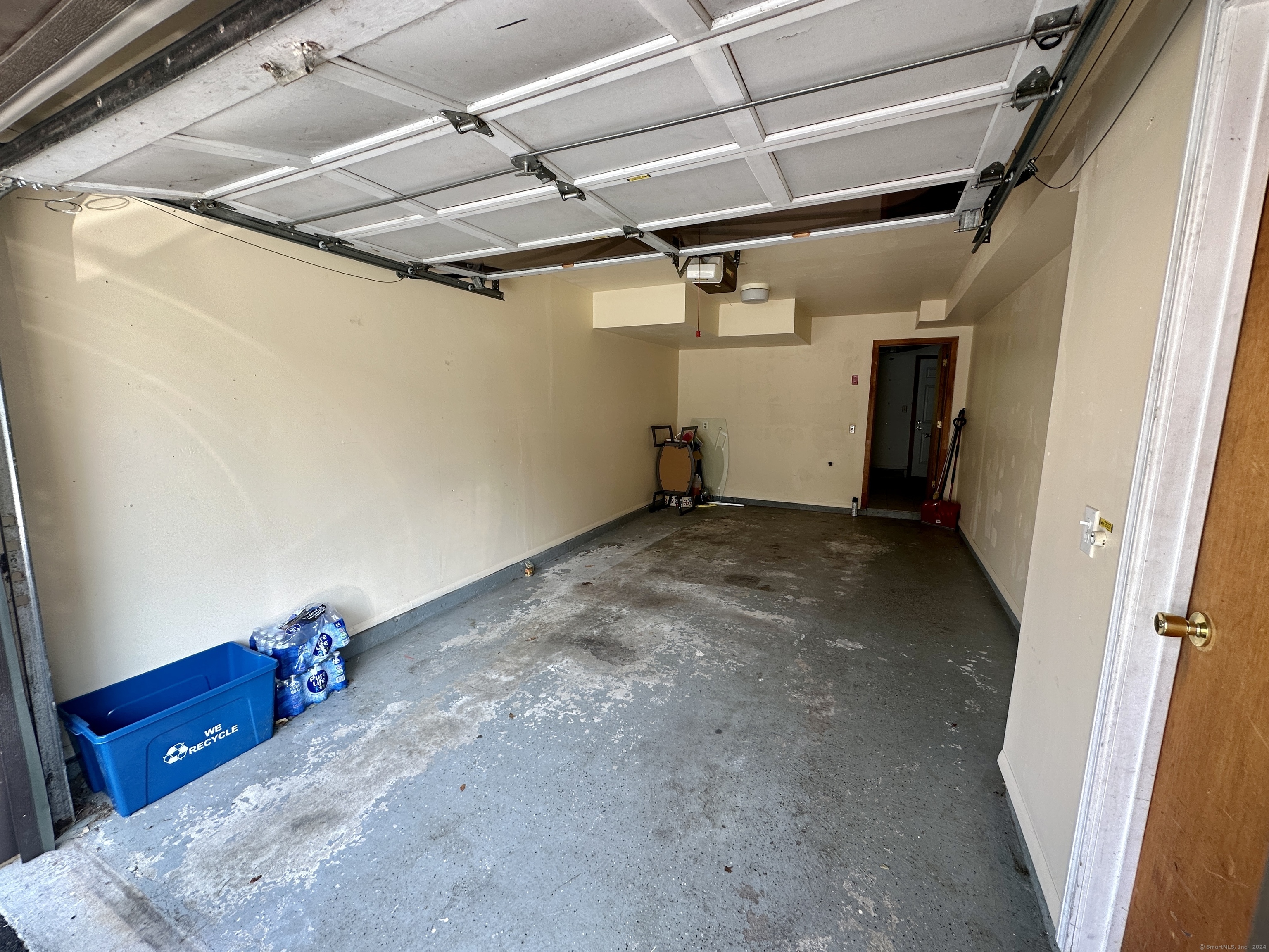 15 Crest Street B13