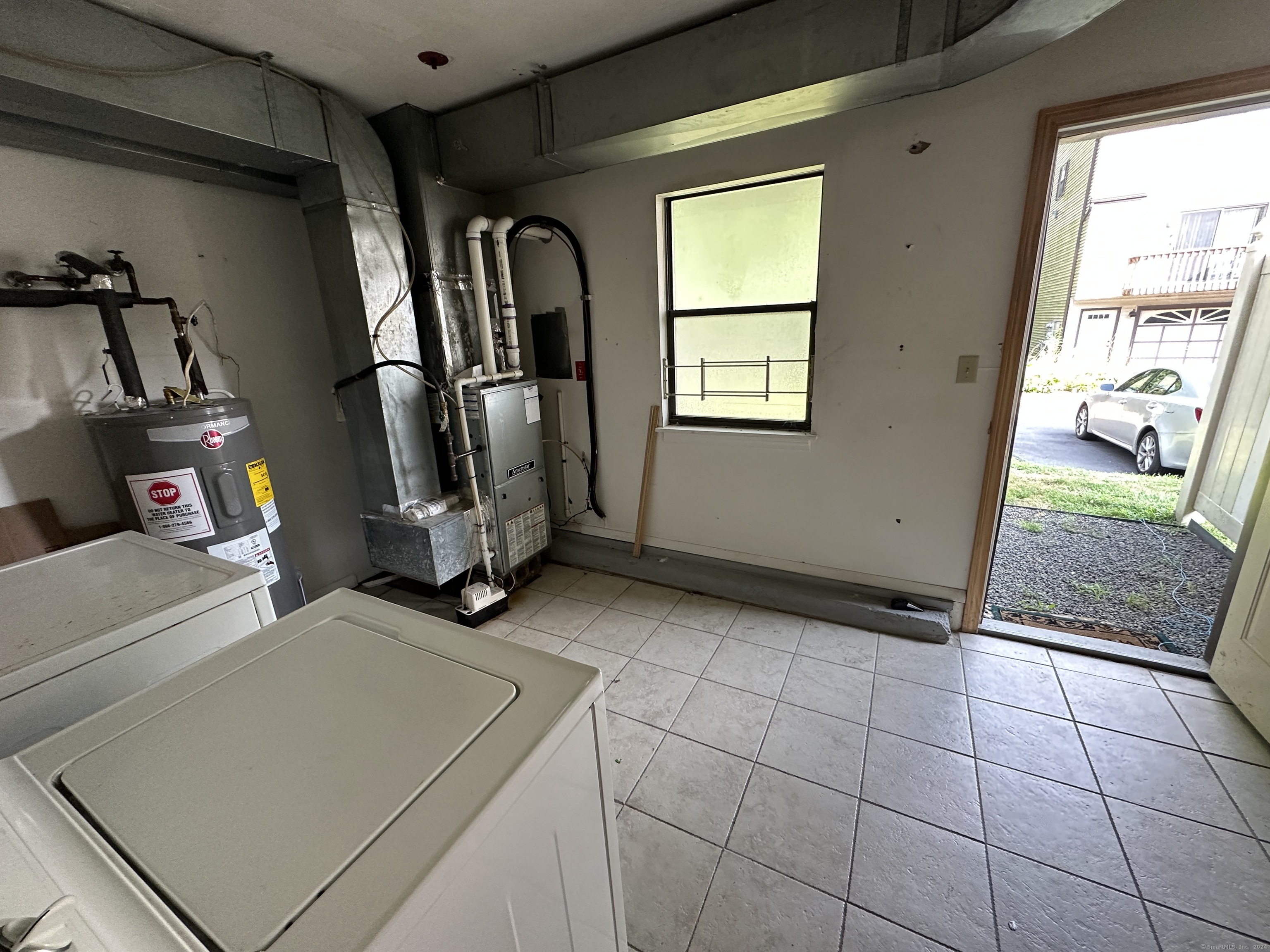 15 Crest Street B13