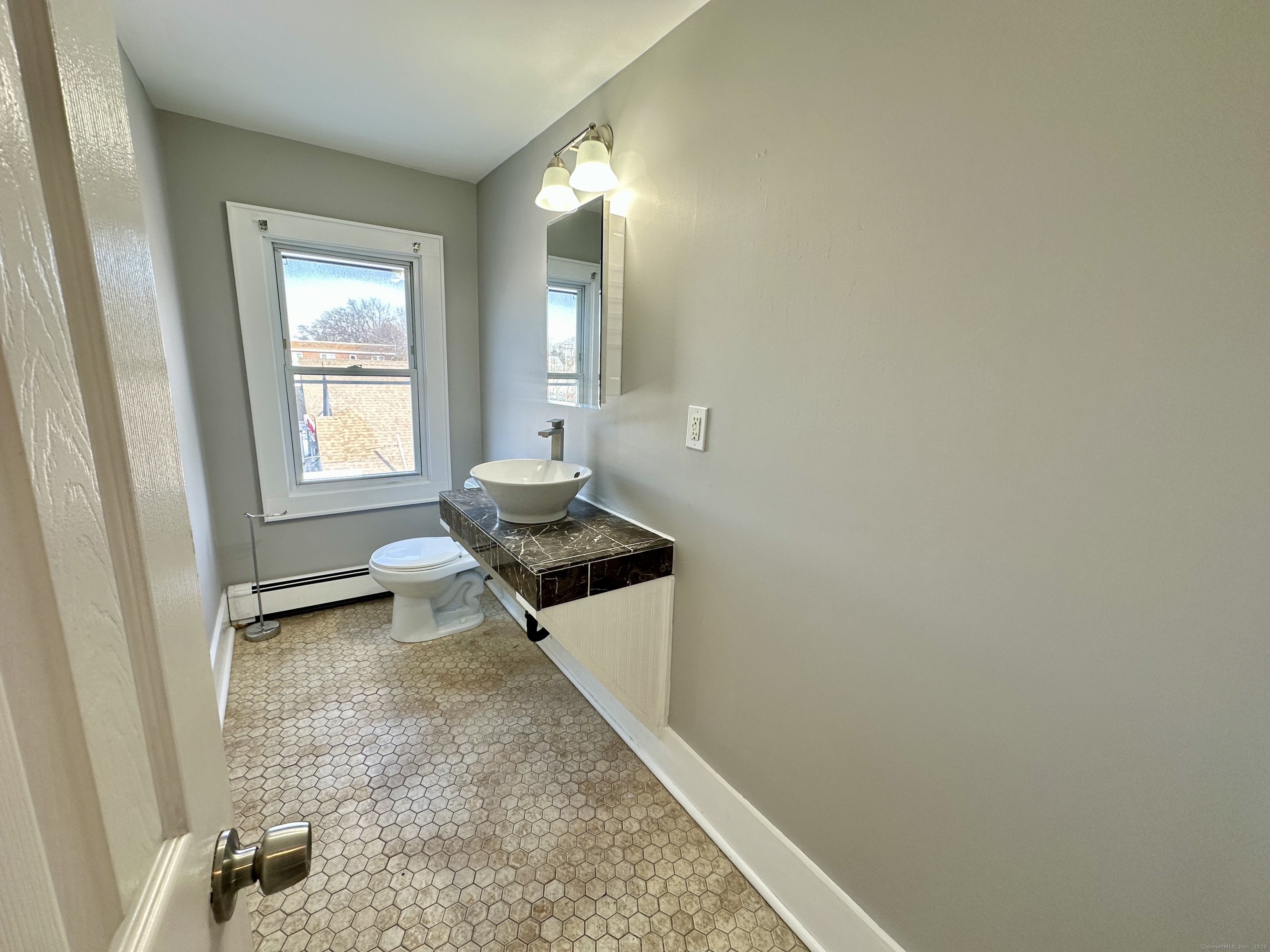 2683 Fairfield Avenue 3rd Fl