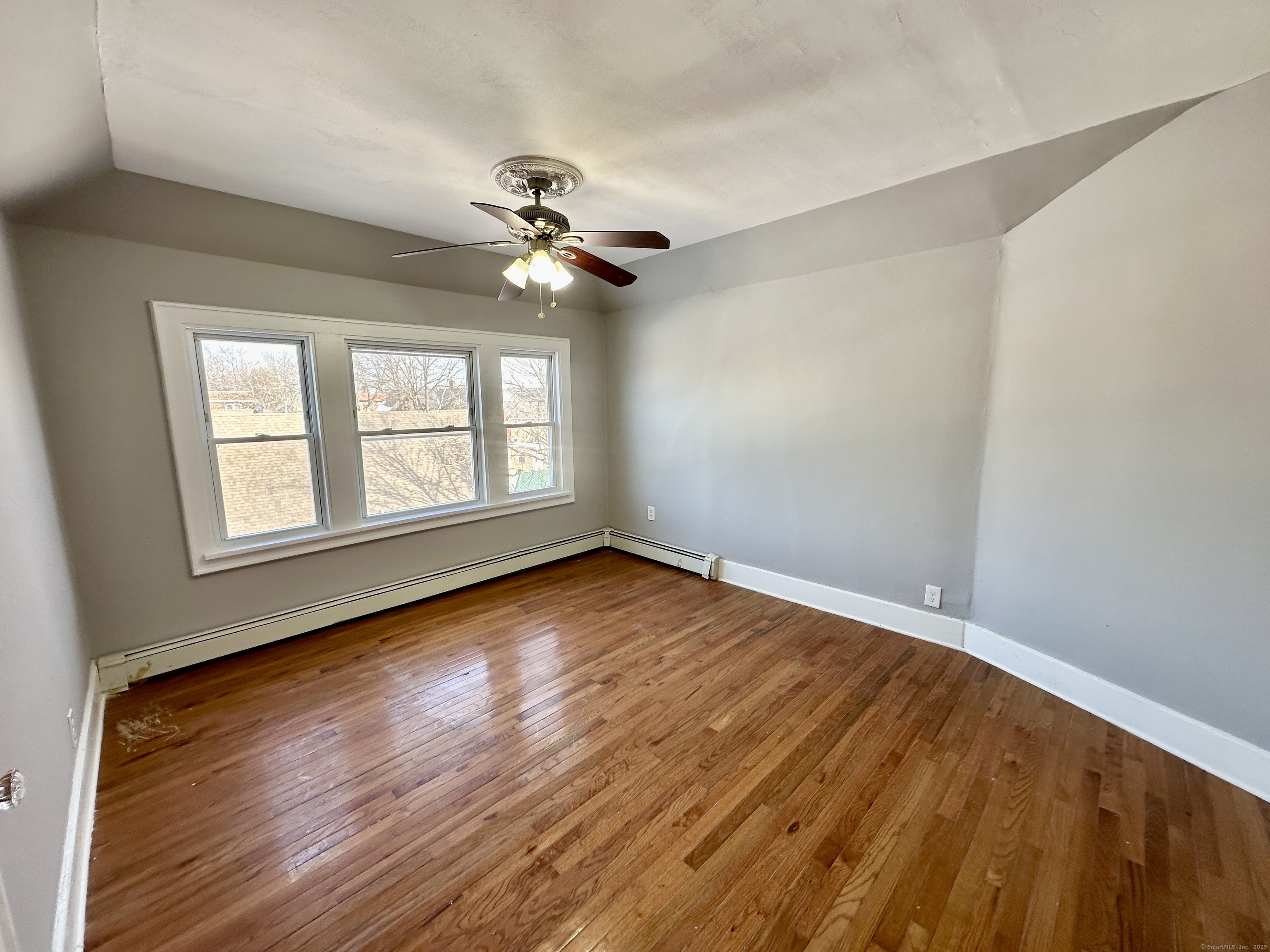 2683 Fairfield Avenue 3rd Fl