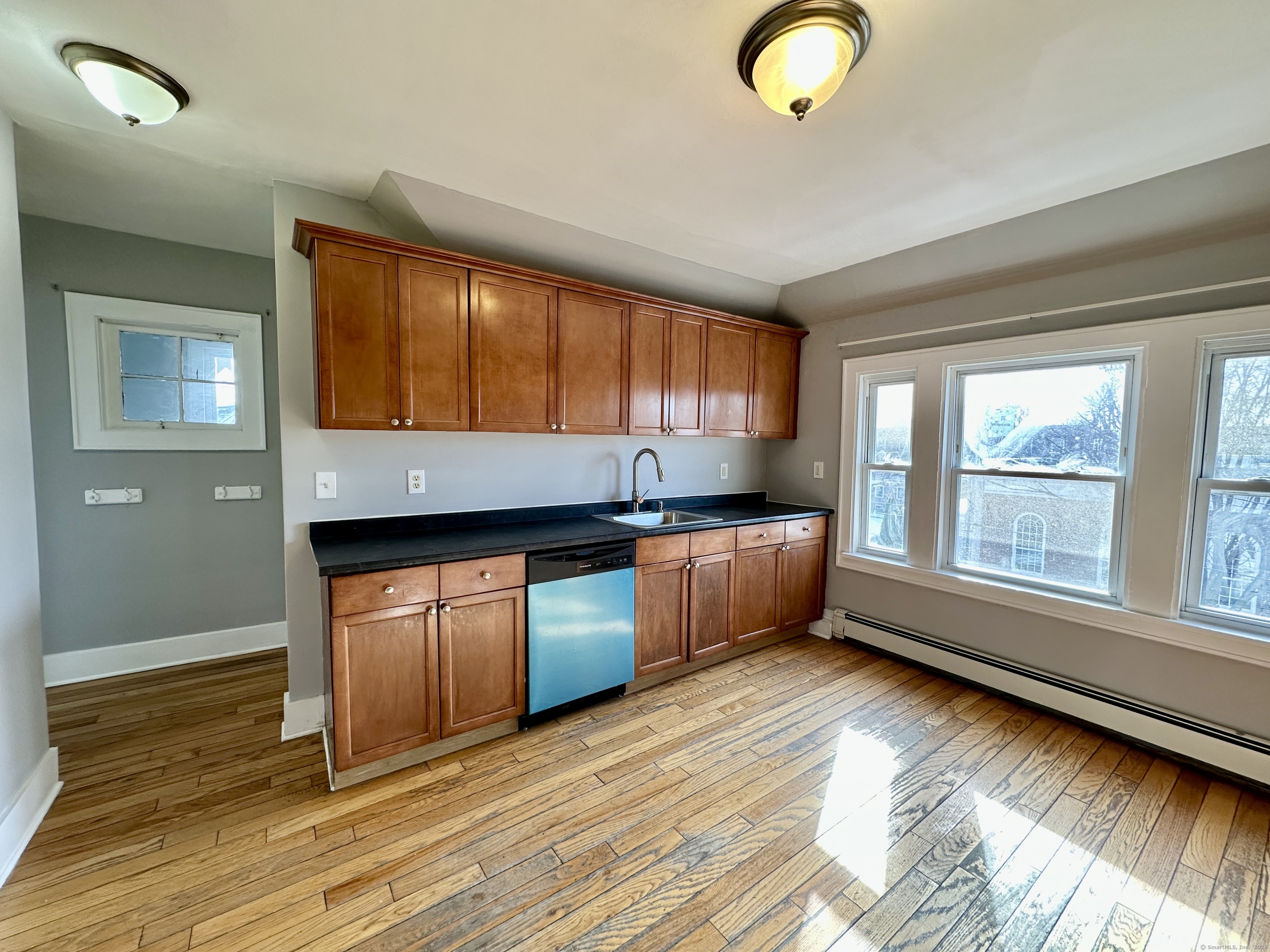 2683 Fairfield Avenue 3rd Fl