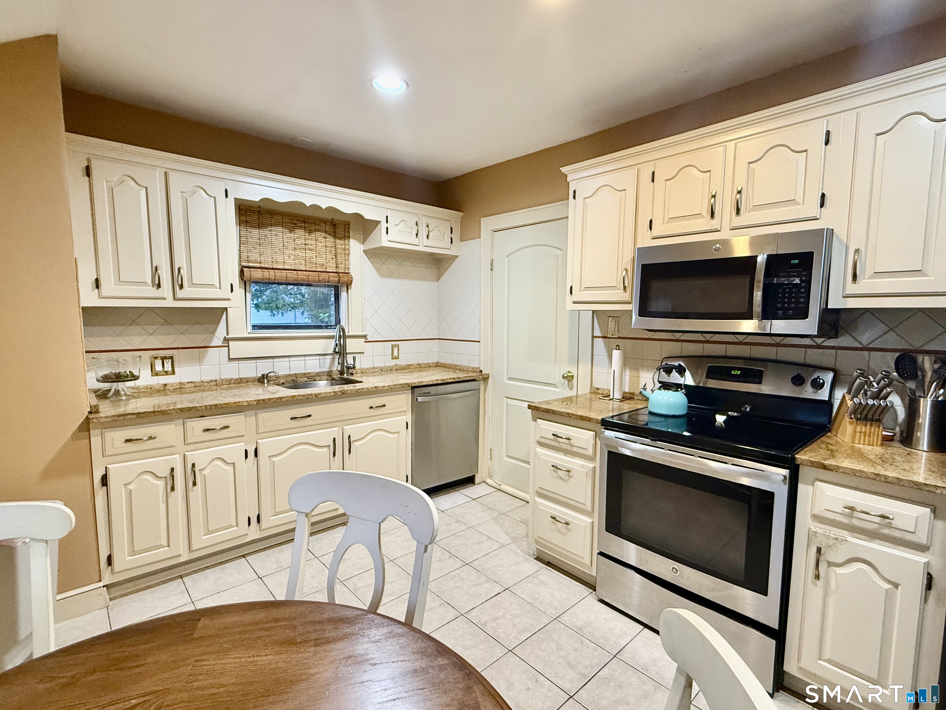 3330 Old Town Road