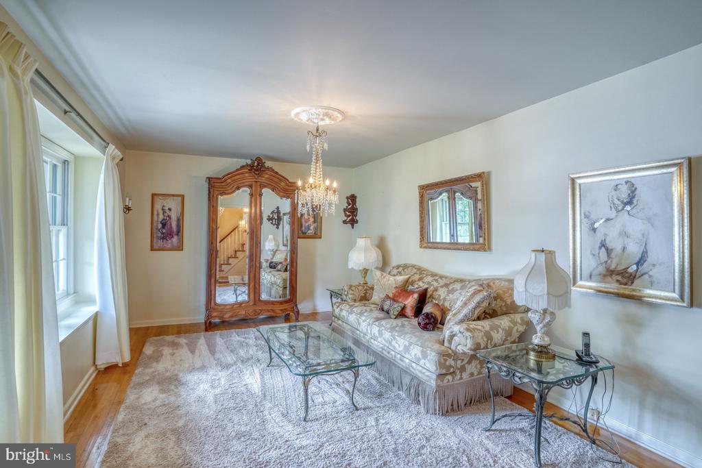 110 LAYTON DRIVE