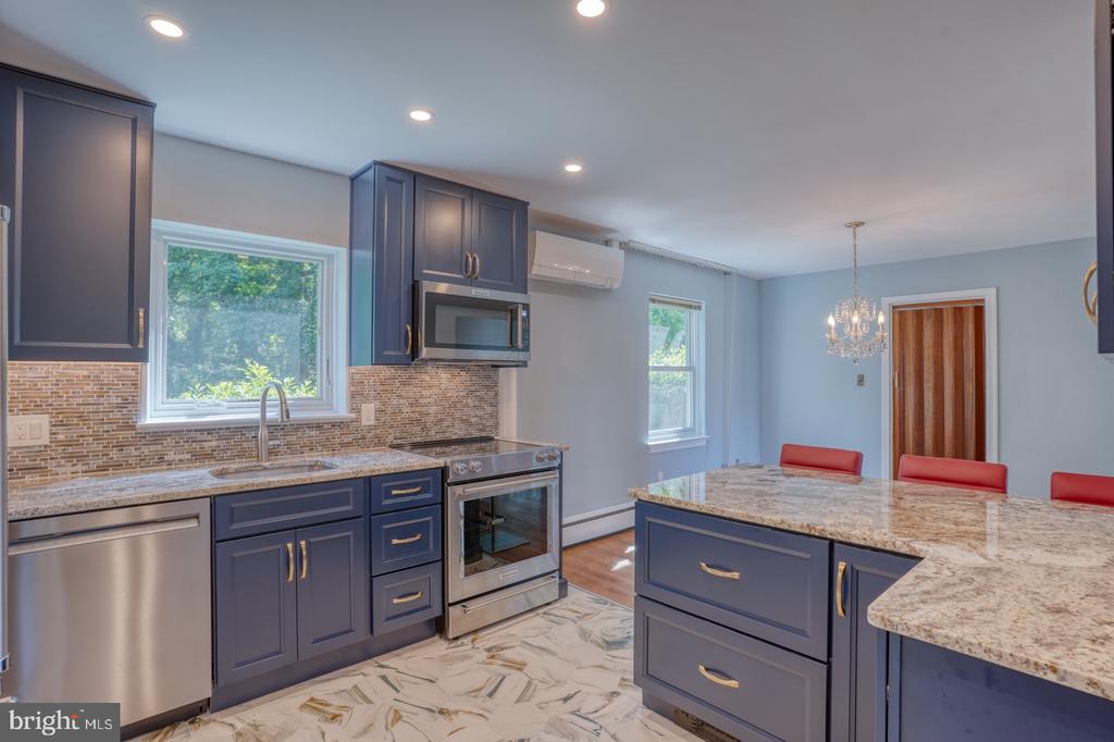 405 N LYNN DRIVE