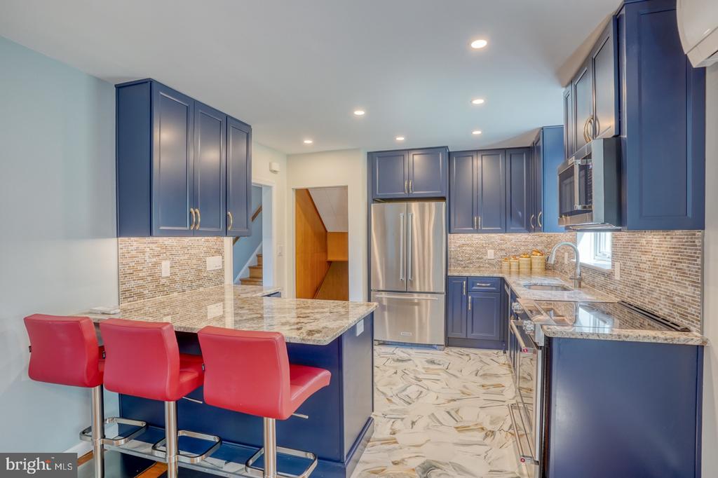 405 N LYNN DRIVE