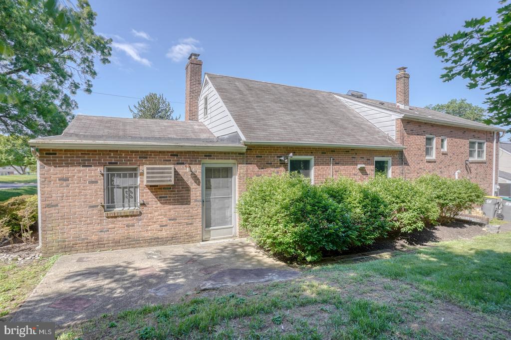 405 N LYNN DRIVE