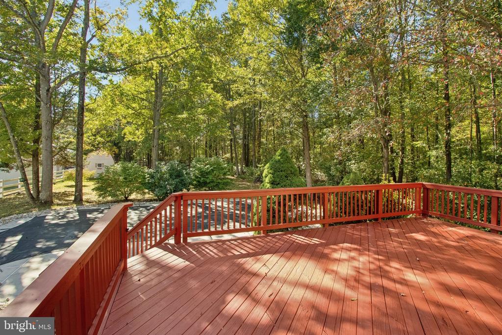 235 W HOPE COURT