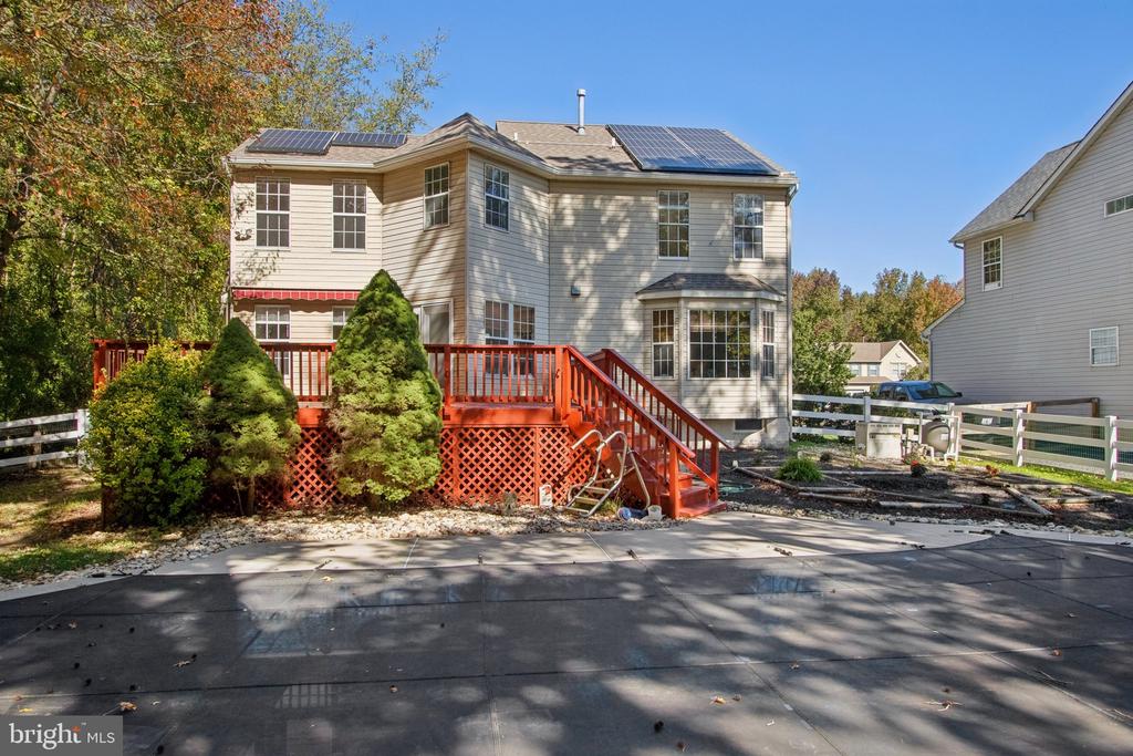 235 W HOPE COURT