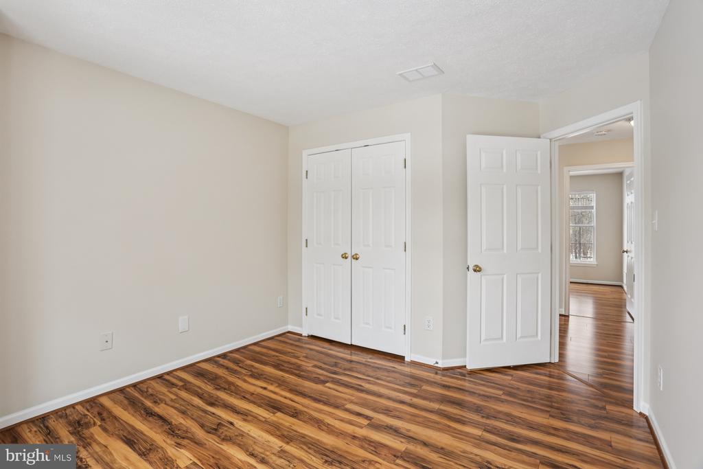 235 W HOPE COURT