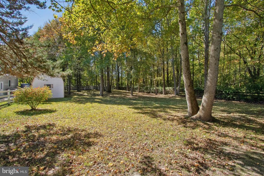 235 W HOPE COURT