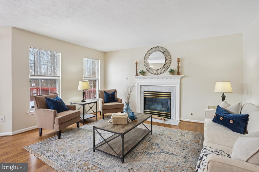 235 W HOPE COURT