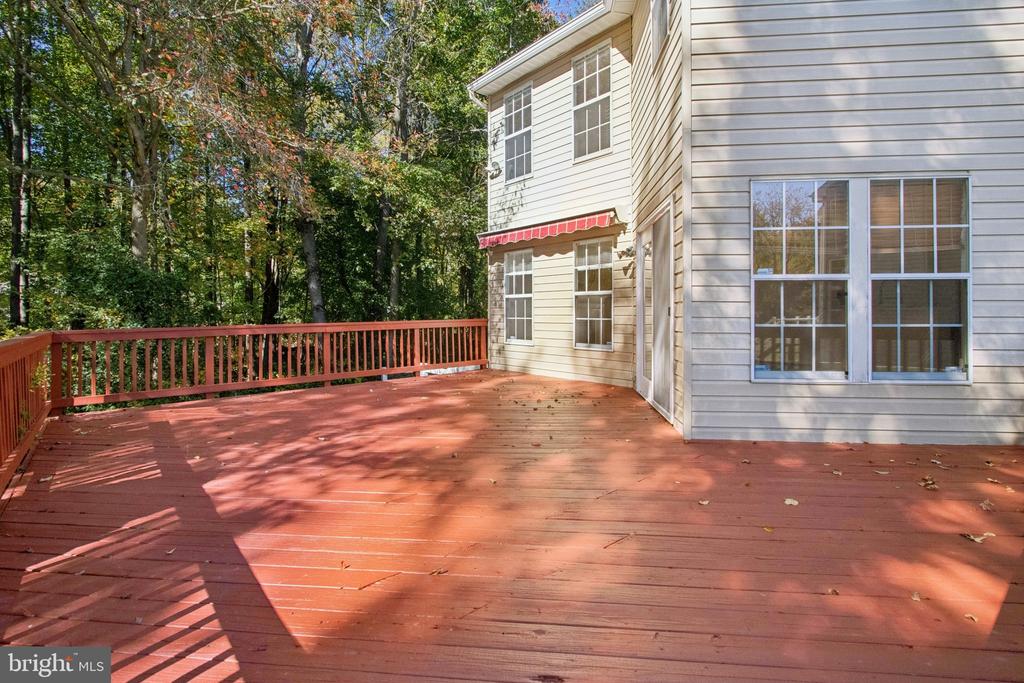 235 W HOPE COURT