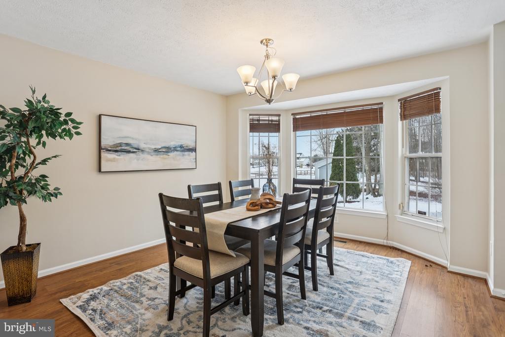 235 W HOPE COURT