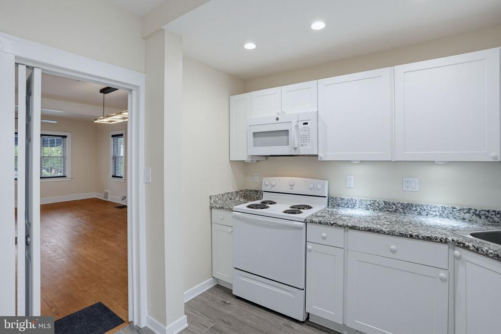 611 DEEMER PLACE