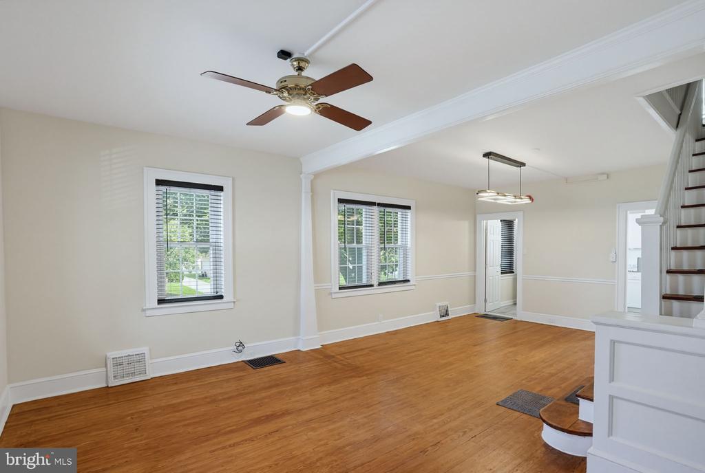 611 DEEMER PLACE