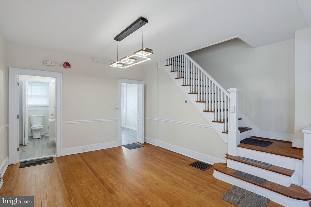 611 DEEMER PLACE