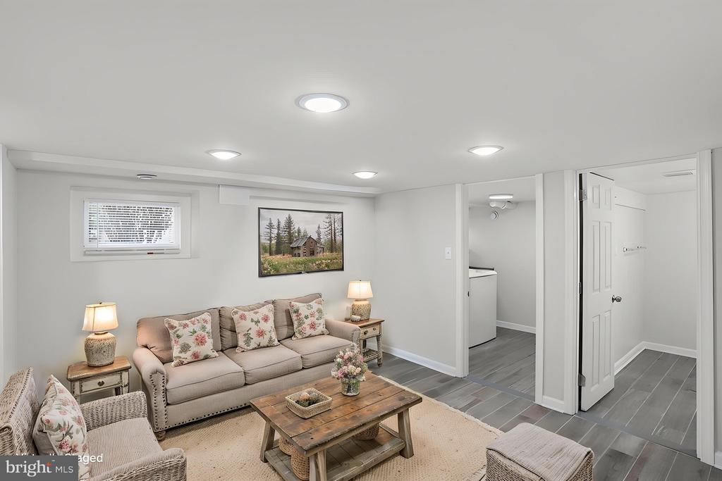 611 DEEMER PLACE