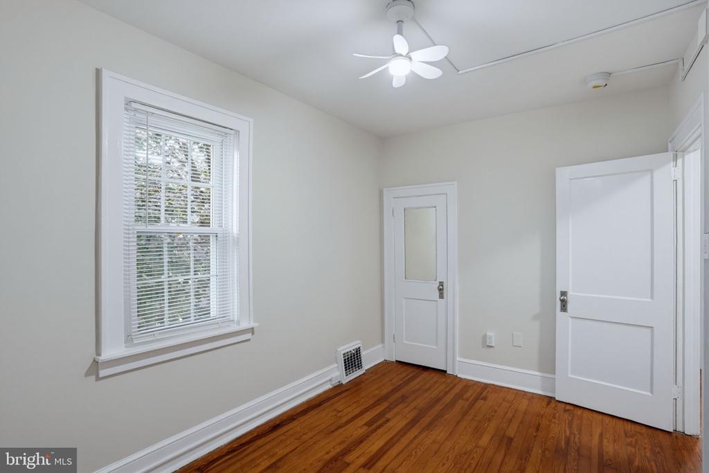 611 DEEMER PLACE