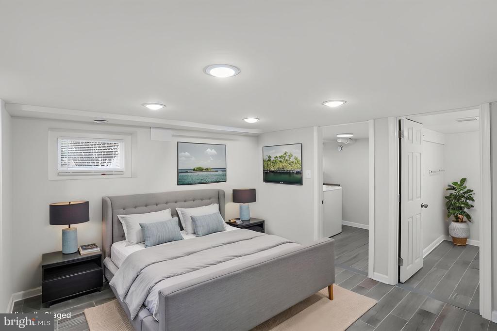 611 DEEMER PLACE