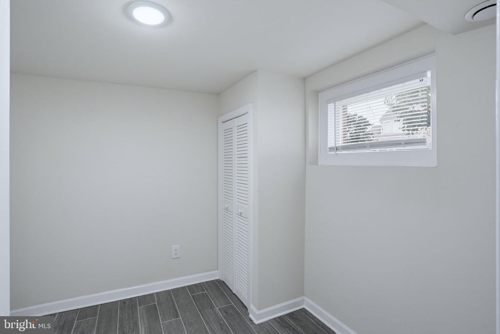 611 DEEMER PLACE