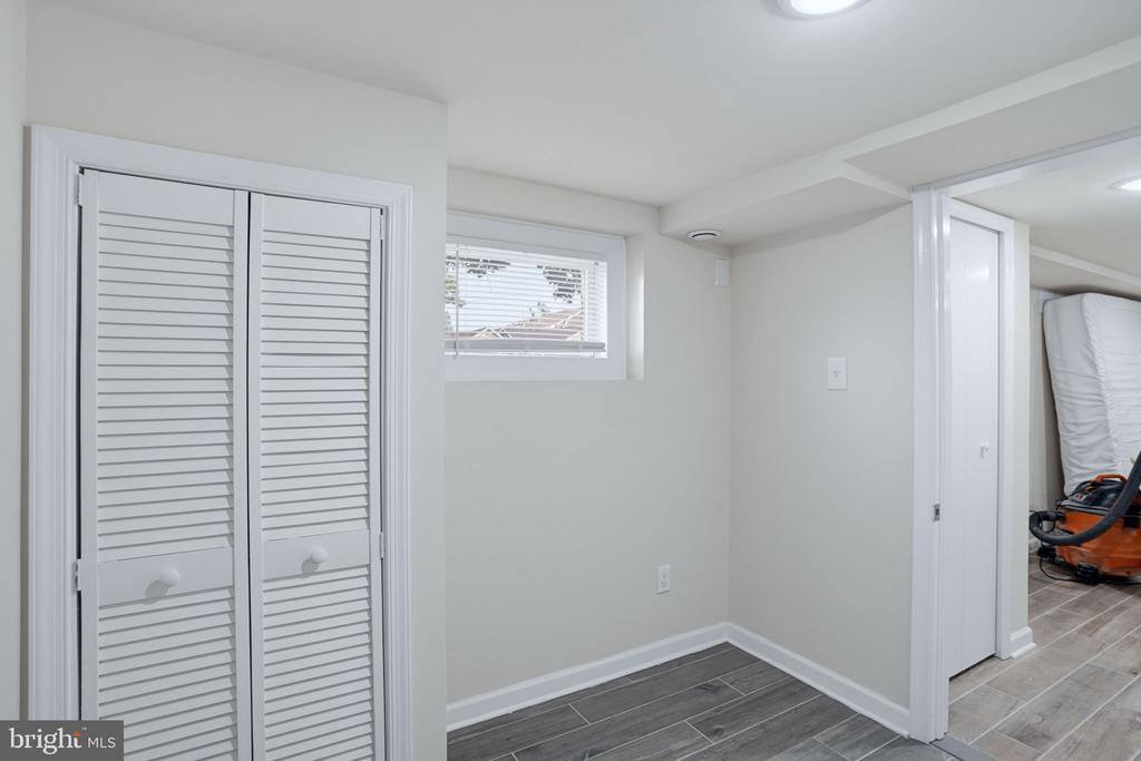 611 DEEMER PLACE