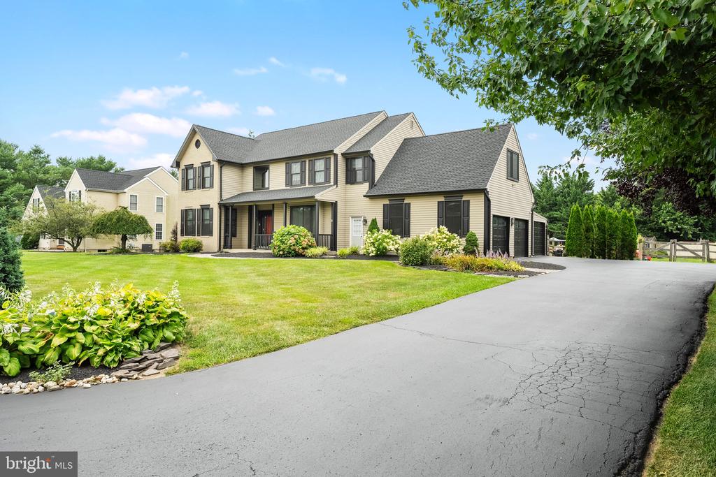 2 VIOLET LANE