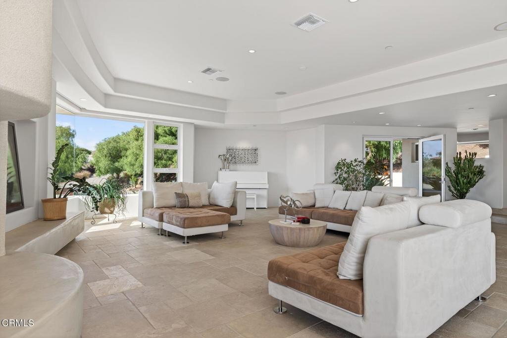 864 Montclair Drive
