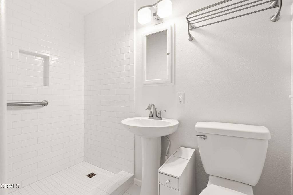 5651 N Bryn Mawr Street