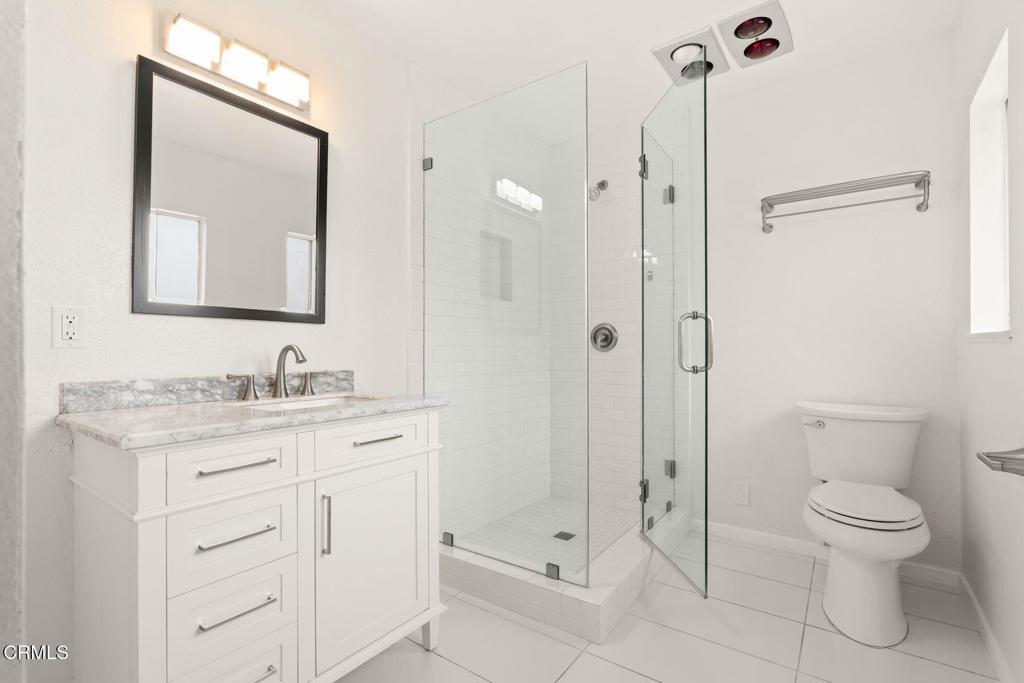 5651 N Bryn Mawr Street