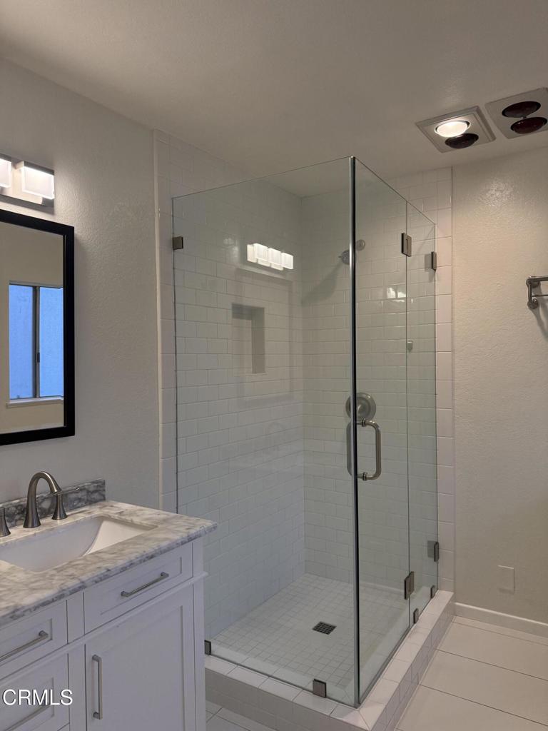 5651 N Bryn Mawr Street