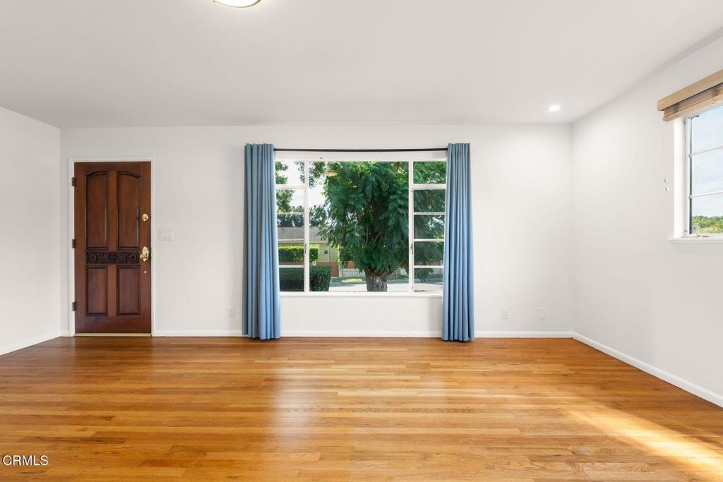 5651 N Bryn Mawr Street