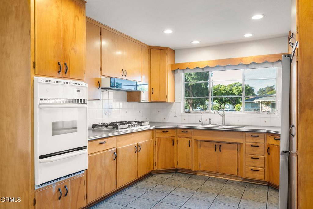 5651 N Bryn Mawr Street