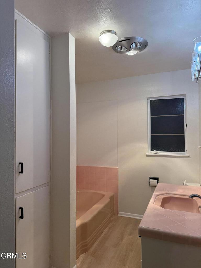 5651 N Bryn Mawr Street