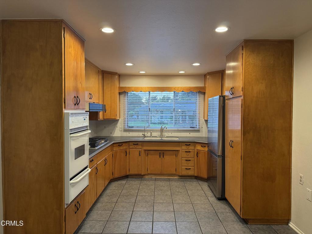 5651 N Bryn Mawr Street