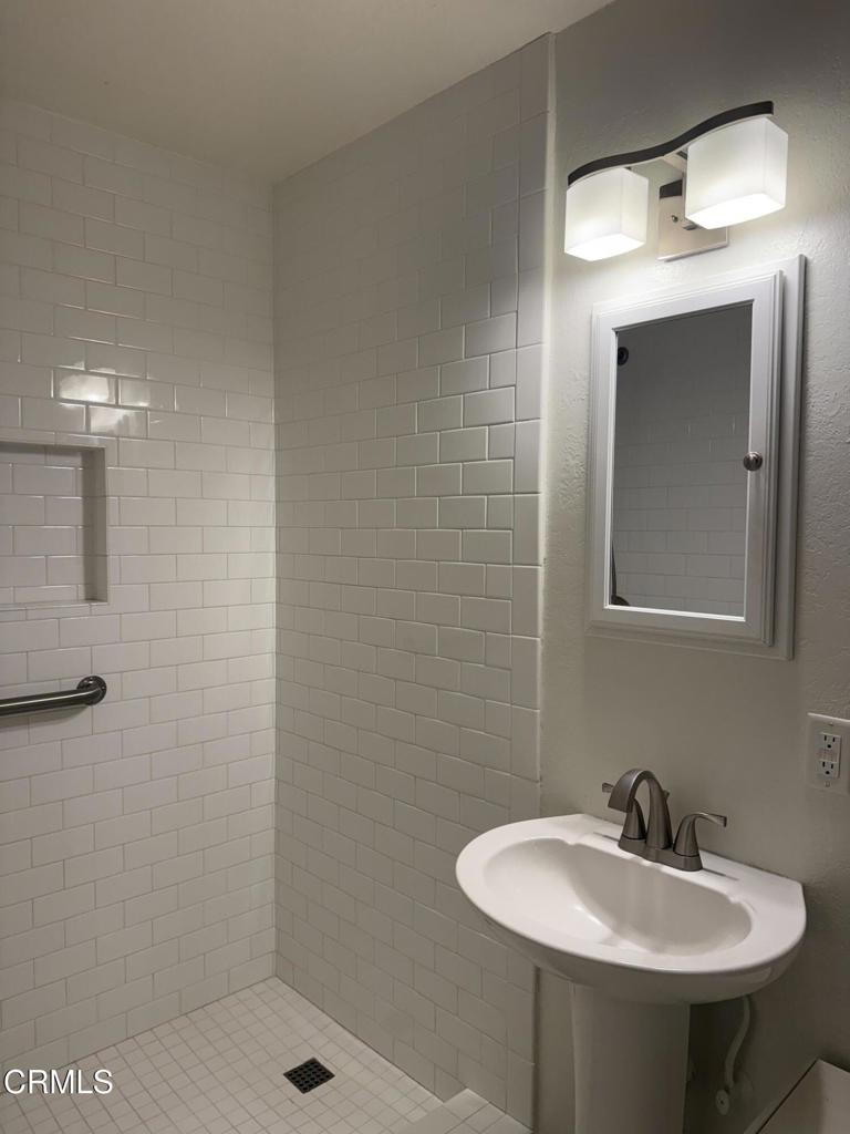 5651 N Bryn Mawr Street